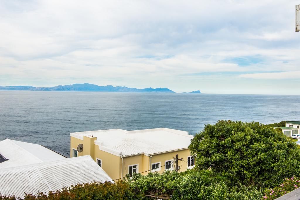 Quarterdeck Holiday Apartment Cape Town Exterior photo